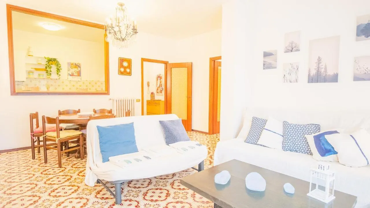 Appartamento A Casa Di Andrea - Italian Homing Desenzano del Garda 0*,  Italia