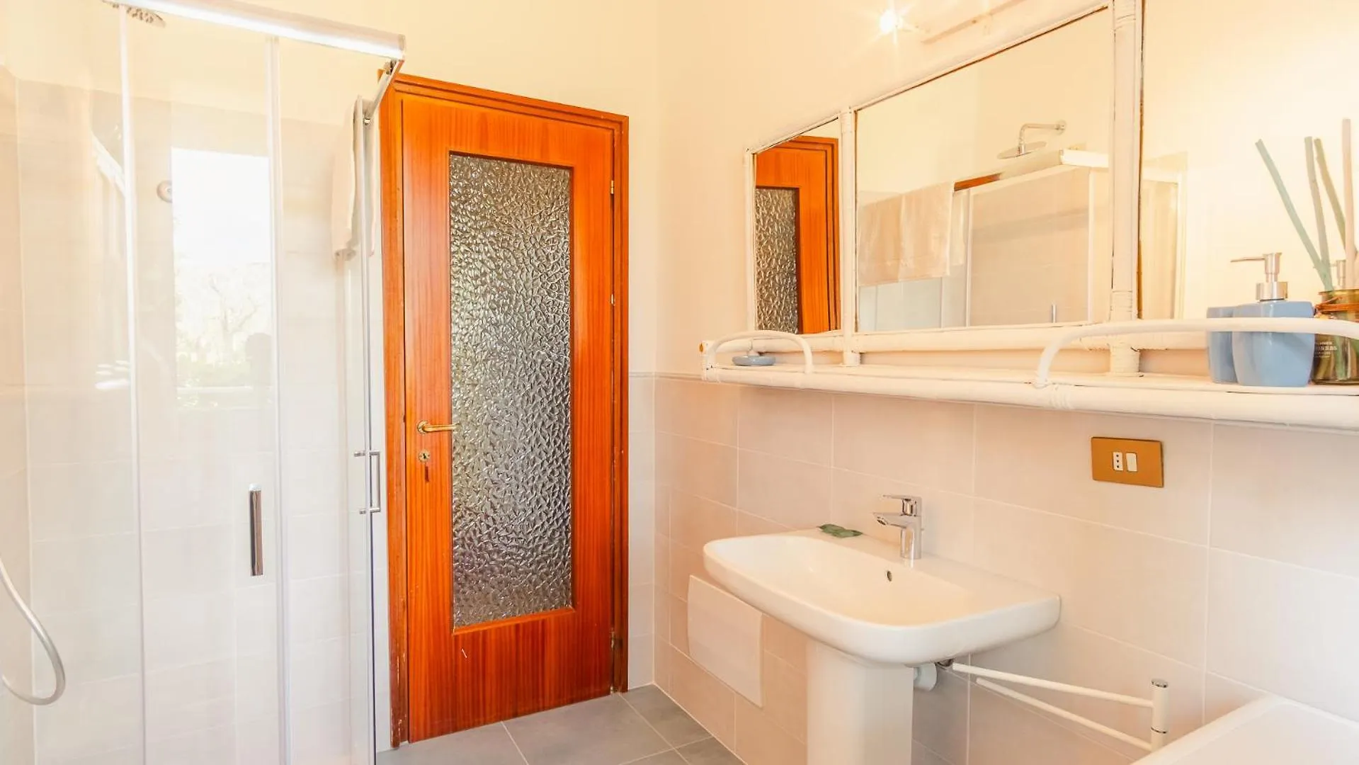 Appartamento A Casa Di Andrea - Italian Homing Desenzano del Garda 0*,  Italia
